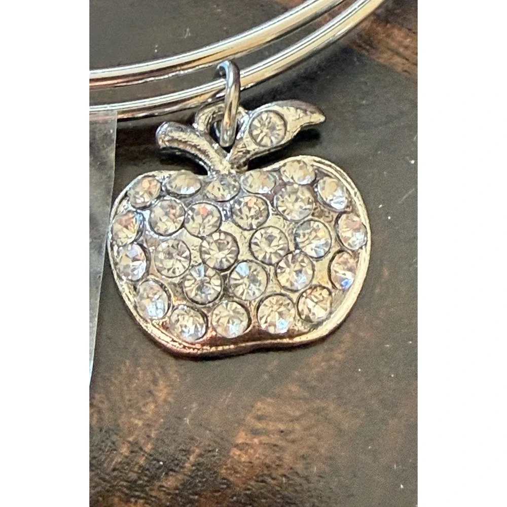 Teacher Appreciation Silver Bangle Bracelet Big Heart Teach Little Minds‎ Apple